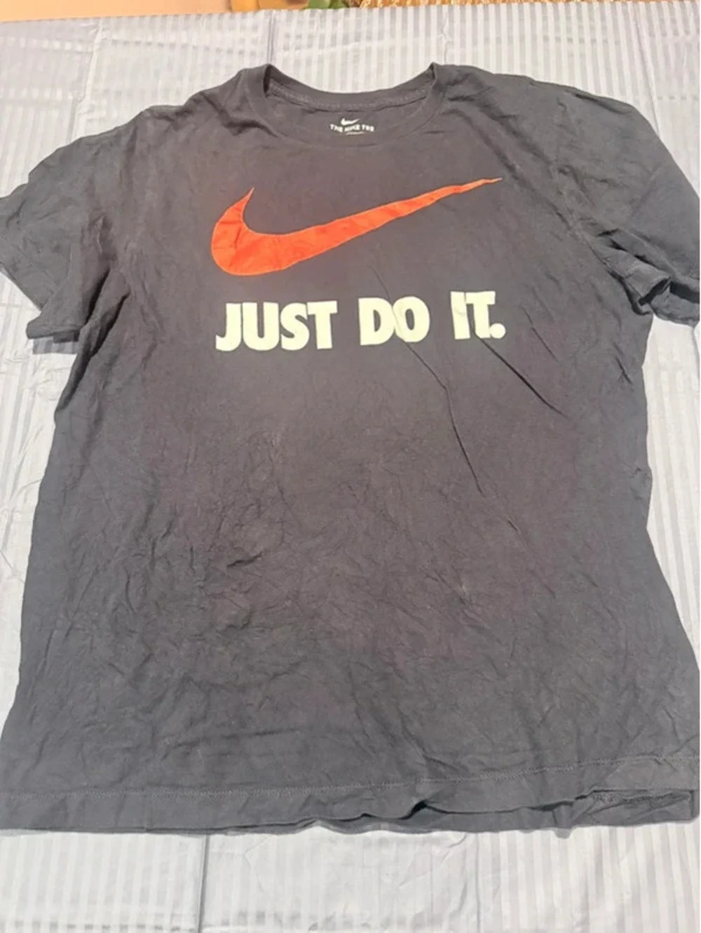 Nike Just Do It Swoosh Graphic T-Shirt Large R1205